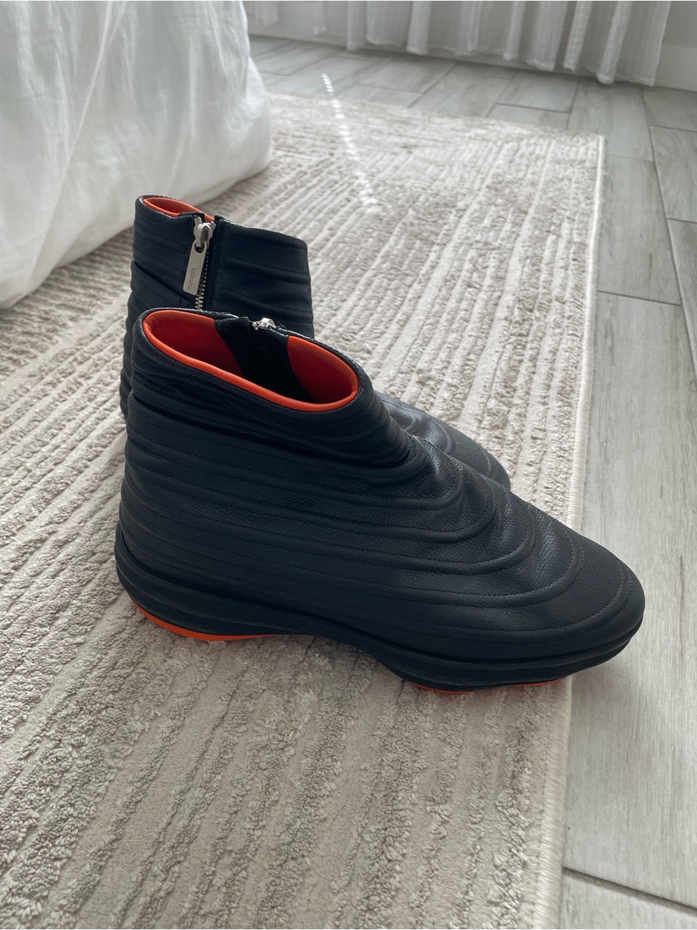 VALEXTRA Leather High-Top Sneakers - Picture 7 of 12